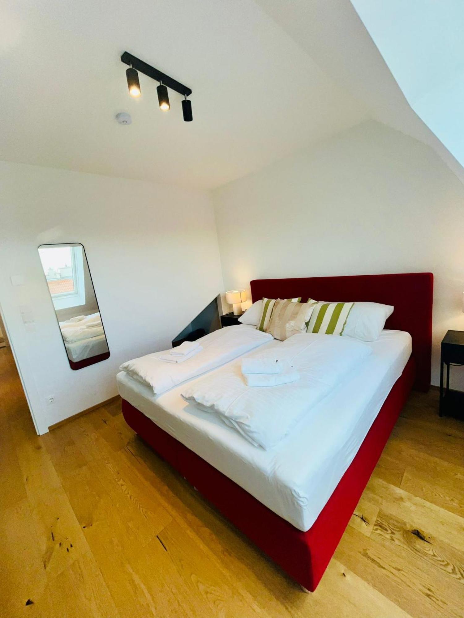 Orestaliving - Penthouse With Designer Renovation Wien Exterior foto